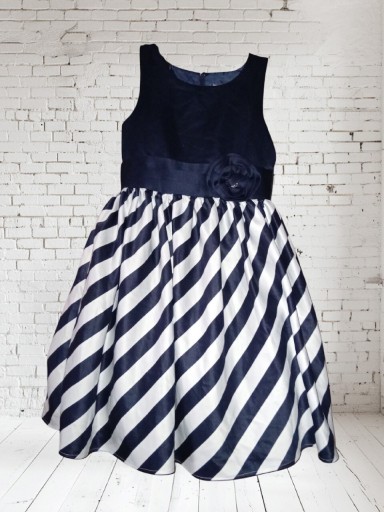 Zdjęcie oferty: Sukienka wizytowa 128cm