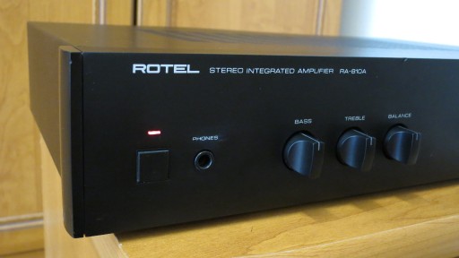 Zdjęcie oferty: Wzmacniacz Rotel RA-810A