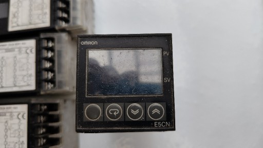 Zdjęcie oferty: Omron E5CN-R2MT-500 termoregulator PID używany.