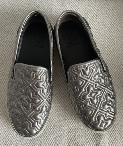 Zdjęcie oferty: Tory Burch srebrne pikowane sneakersy skóra 35