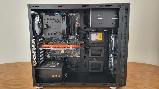 Zdjęcie oferty: Komputer Stacjonarny i7/ SSD + HDD/XFX R7970 /16GB