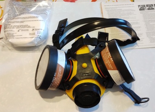 Zdjęcie oferty: Zestaw ochronny Securak 2000 Lak + okulary ochronne Uwex