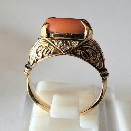 Zdjęcie oferty: Złoty pierścionek z koralem i diamentami 14k