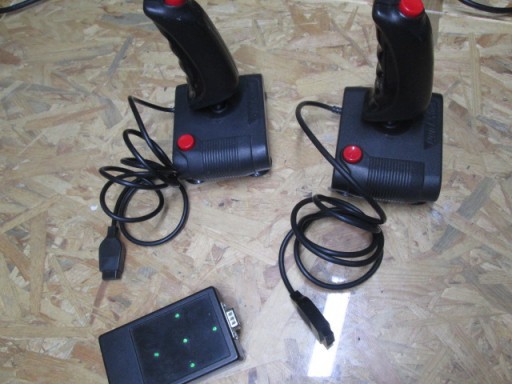 Zdjęcie oferty: Amiga Commodore Atari Joystick QuickSchot dwa