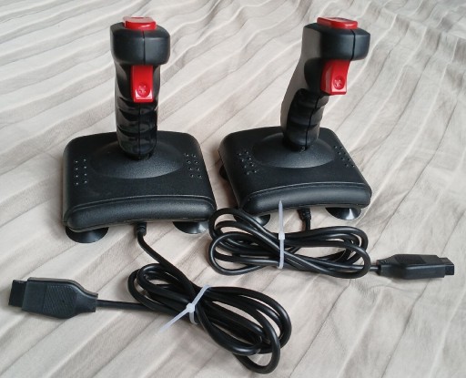 Zdjęcie oferty: 2x Joystick QJITurbo Quickjoy SV-121 na mikrostykach Amiga Commodore Atari 