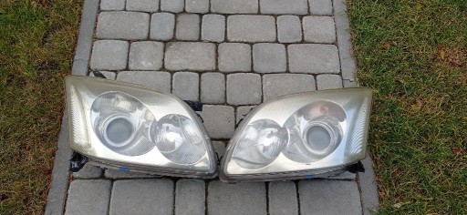 Zdjęcie oferty: LAMPA LEWA I PRAWA PRZÓD TOYOTA AVENSIS T25 2003