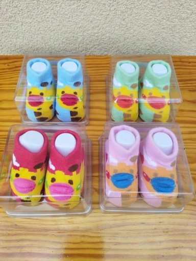 Zdjęcie oferty: Skarpetki niemowlęce Bawełniane żyrafki 0m+ 7cm