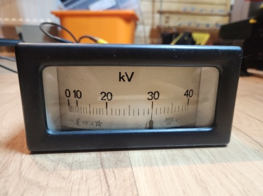 Zdjęcie oferty: Woltomierz kilowoltomierz analogowy 40kV