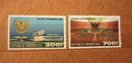 Zdjęcie oferty: Znaczki pocztowe niekasowane Indonezii.   //b41