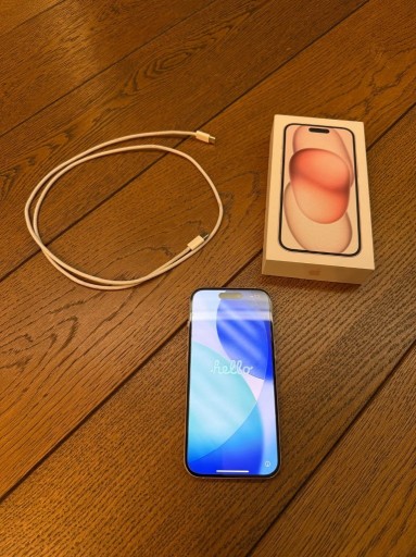 Zdjęcie oferty: Apple iPhone 15 256 GB smartfon stan bardzo dobry różowy pink