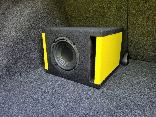 Zdjęcie oferty: Mały Subwoofer Aktywny (do busa pod fotel)