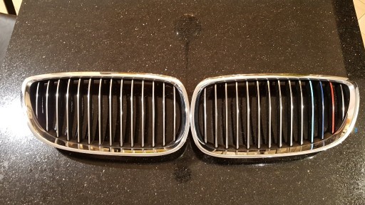 Zdjęcie oferty: Przedni grill nerkowy BMW E92, E93 kpl. 