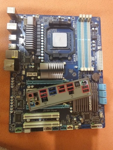 Zdjęcie oferty: PŁYTA GIGABYTE 970A-UD3 z procesorem FX 4100