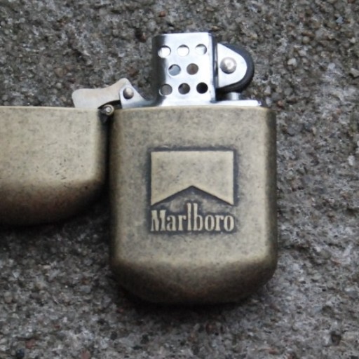 Zdjęcie oferty: Zapalniczka zippo marlboro light's