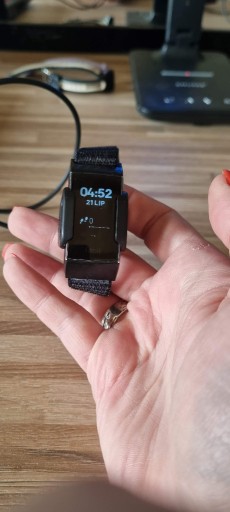 Zdjęcie oferty: Smartwatch Fitbit Carge 3  czarny