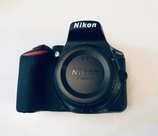 Zdjęcie oferty: Nowy aparat Nikon D5600 + obiektyw