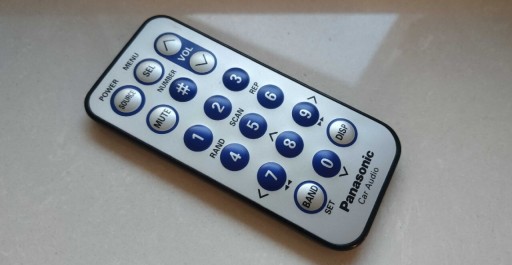 Zdjęcie oferty: Pilot Panasonic radio samochodowe YEFX9992663