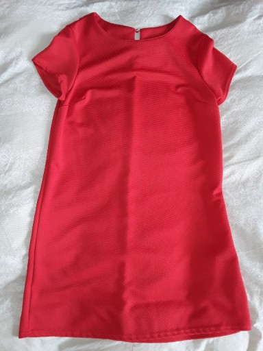 Zdjęcie oferty: Czerwona sukienka rozmiar 14 napisany