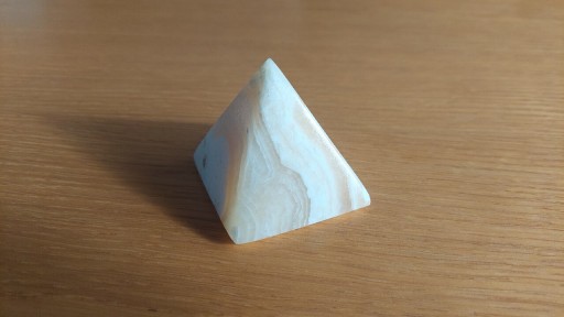 Zdjęcie oferty: Piramida figurka ozdoba