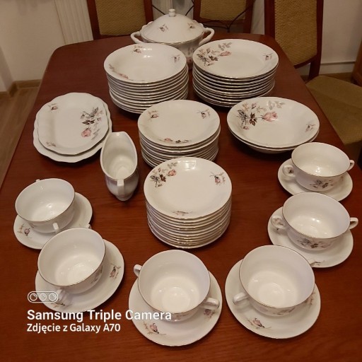 Zdjęcie oferty: Porcelana obiadowa 12 osób "Chodzież"/65 elementów