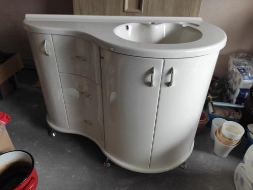 Zdjęcie oferty: Szafka łazienkowa + lustro z oświetleniem