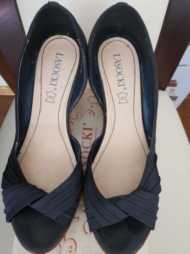 Zdjęcie oferty: Buty damskie na koturnie skóra  lasocki 40