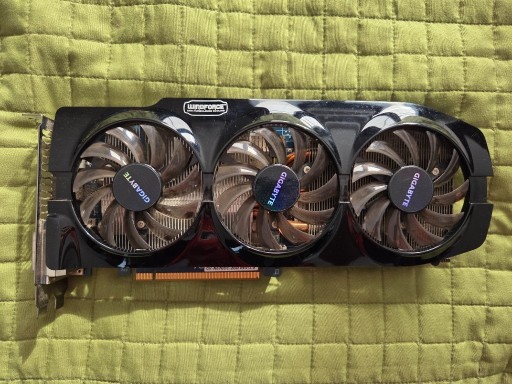 Zdjęcie oferty: karta graficzna GeForce GTX 670 2GB Gigabyte HDMI DisplayPort DVI