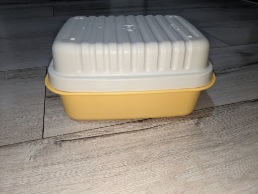 Zdjęcie oferty: Pojemnik pojemniki na żywność tupperware chlebak