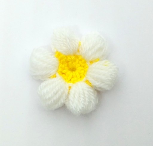 Zdjęcie oferty: Kwiatuszki szydełkowe - białe.