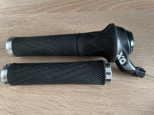 Zdjęcie oferty: Manetka gripshift sram X01 12 rzędów chwyty XX1