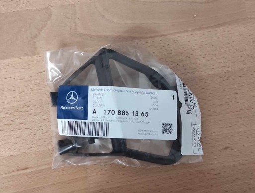 Zdjęcie oferty: Ramka zaślepki spryskiwacza lewa Mercedes SLK R170