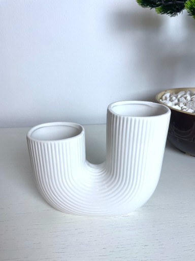 Zdjęcie oferty: Stylowy Wazon 17cm BIAŁY