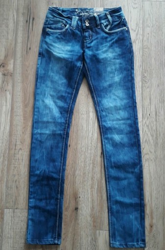 Zdjęcie oferty: Spodnie jeans rurki rozmiar XS 
