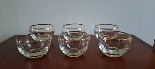 Zdjęcie oferty: Stare szklaneczki małe złocone 6 sztuk 