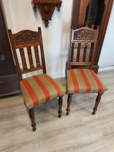 Zdjęcie oferty: Piękne dębowe krzesła 