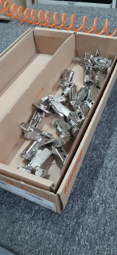 Zdjęcie oferty: Zawias meblowy kątowy Hettich 150 x 70 mm