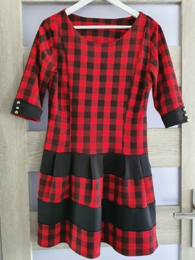 Zdjęcie oferty: Sukienka w kratke czerwono czarną