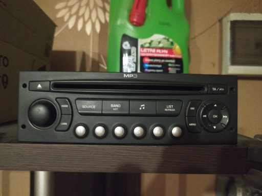 Zdjęcie oferty: Radio RD4 z MP3+wyświetlacz i kodowanie VIN