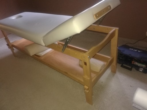 Zdjęcie oferty: Stacjonarne drewniane łóżko do masażu
