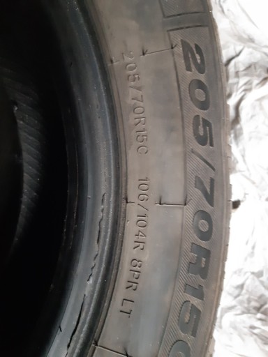 Zdjęcie oferty: Opona 205/70 R15C 106/104