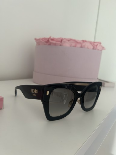 Zdjęcie oferty: Fendi okulary przeciwsłoneczne 