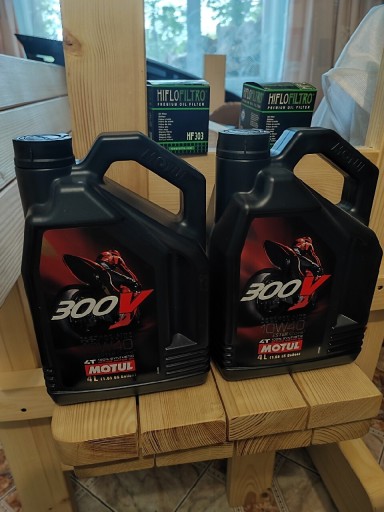 Zdjęcie oferty: Olej Motul 300V 10W40 + Filtr