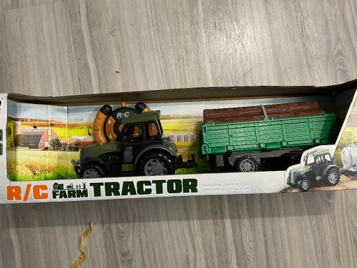 Zdjęcie oferty: Zdalnie sterowany traktor R/C