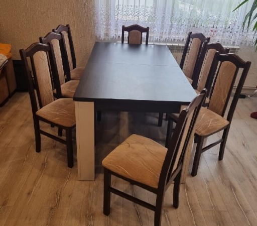 Zdjęcie oferty: Sprzedam Stół i 8 krzeseł 