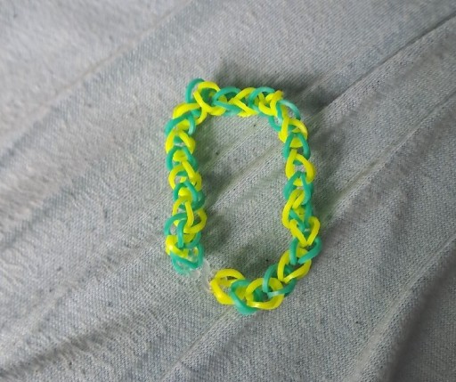 Zdjęcie oferty: Żółto zielona bransoletka z gumeczek
