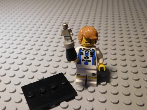 Zdjęcie oferty: LEGO Minifigures 8804 Seria 4 Piłkarz