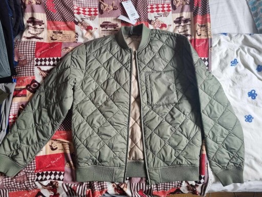 Zdjęcie oferty: Męska Kurtka Bomberka jack & jones - rozmiar L