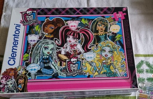 Zdjęcie oferty: Zestaw puzzli Monster High 