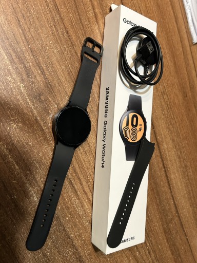 Zdjęcie oferty: Samsung Galaxy Watch 4