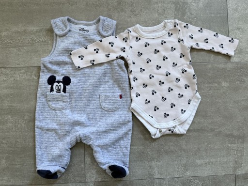 Zdjęcie oferty: Komplet spioszki + body c&a Disney Mickey Mouse 56cm 0-1m